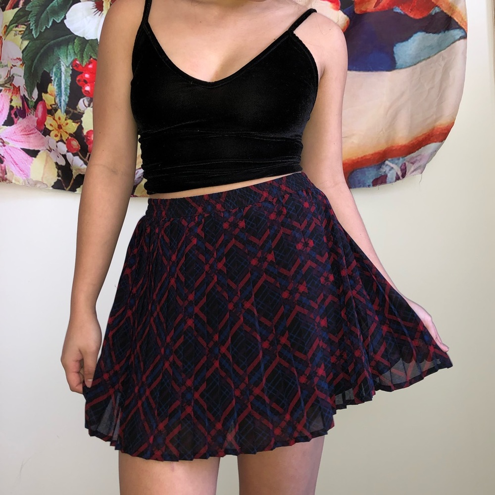 ⭐️F21 Pleated plaid skirt